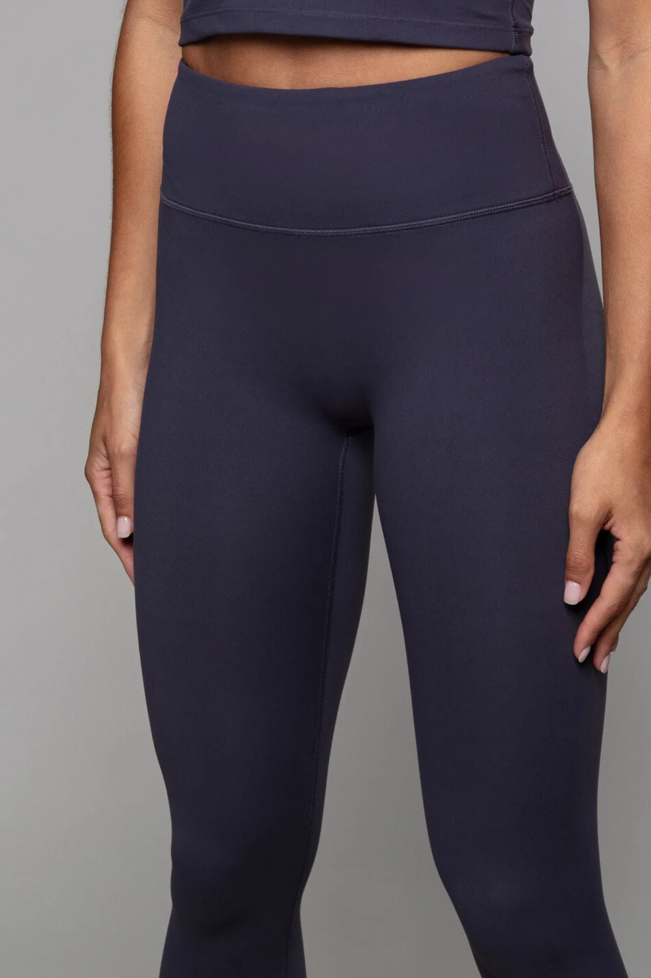 Aria Airsoft  Brushed Seamless 7/8 Legging Graphite