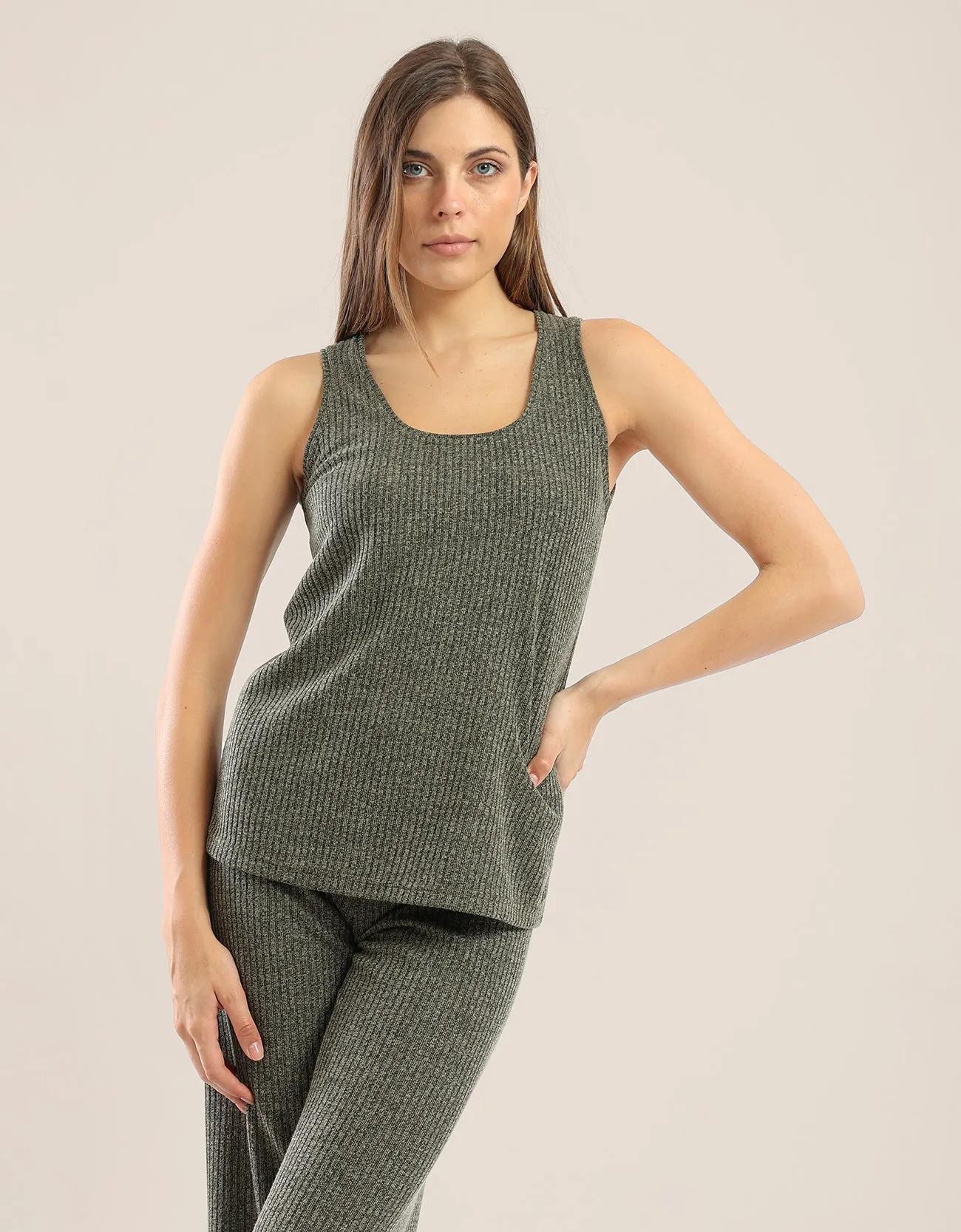 Tank top in ribbed tricot with round neckline and sleeveless